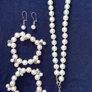 White House Black Market Pearl & Crystal Necklace Bracelet Earring Set!
